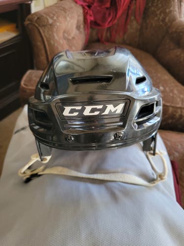 Helmet Used Medium CCM Resistance 300