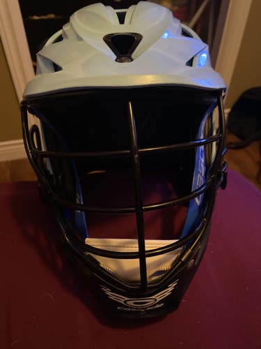 Player's Cascade R Helmet
