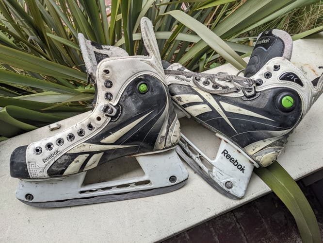 Hockey Skates Senior Used Reebok 7k pump Regular Width Size 7.5