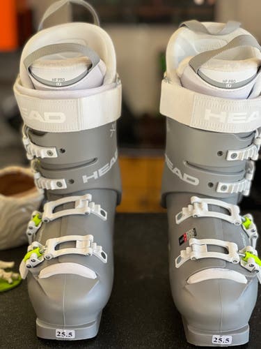 Head Raptor RS 110 W Size 25.5 Womens performance ski boot.