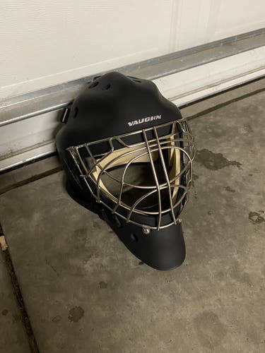 Goalie Mask Senior New Vaughn VM7700