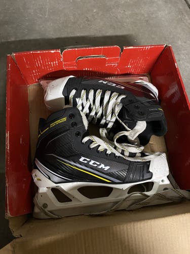 Hockey Goalie Skates Senior Used CCM Tacks 9060 Regular Width Size 9.5