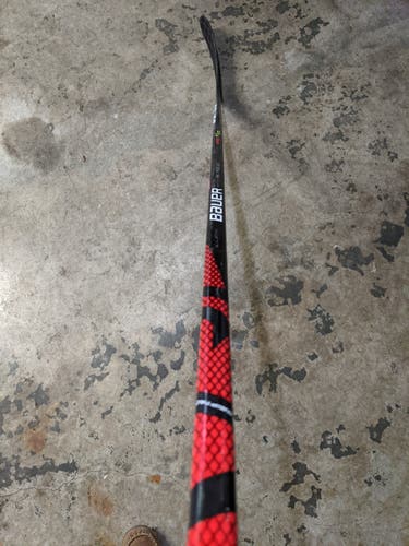 Hockey Stick New SR Bauer Right Handed Vapor FlyLite P28 87 flex Toe Pattern