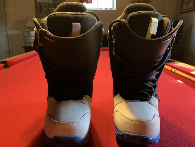 Men's Size 6.0 (Women's 7.0) Burton All Mountain Snowboard Boots