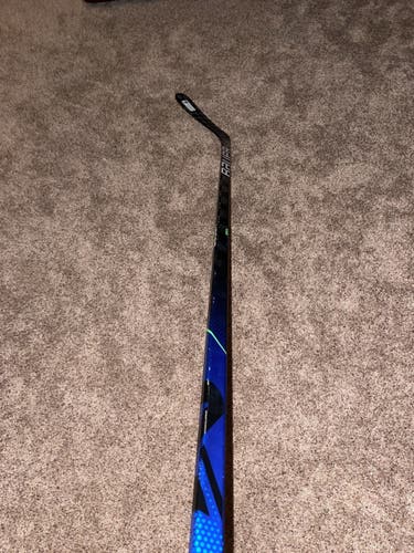 Senior Left Hand Mid Pattern  Nexus Geo Hockey Stick