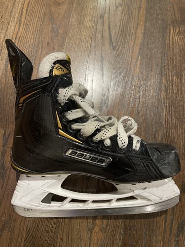 Hockey Skates Senior Used Bauer Supreme 2S Regular Width Size 7.5