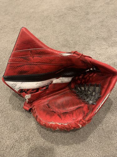 CCM Extreme Flex 5 goalie glove