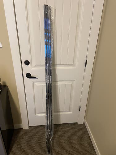 (3) Bundle Of Senior Right Handed Toe Pattern Pro Stock Nexus Geo Hockey Stick