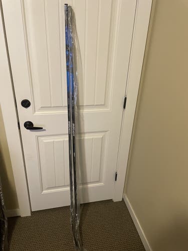 (2) Pair Of Senior Right Handed Toe Pattern Pro Stock Nexus Geo Hockey Stick
