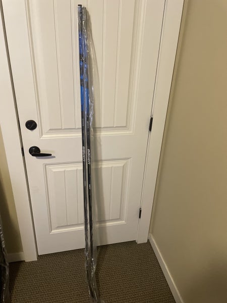 (2) Pair Of Senior Right Handed Toe Pattern Pro Stock Nexus Geo Hockey Stick
