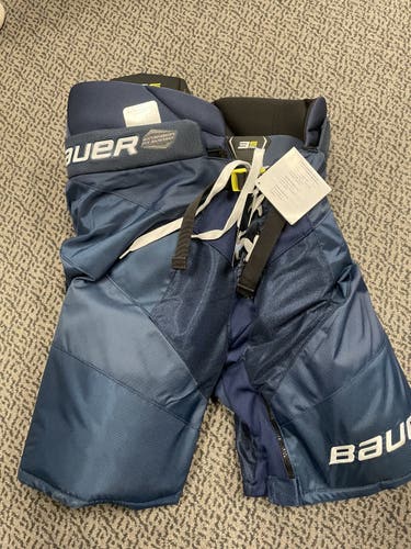 Bauer Supreme 3S Pro Navy Intermediate Large Breezers