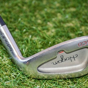 Hogan 	Edge GCD	9 Iron 	Right Handed 	36"	Steel 	Stiff	New Grip