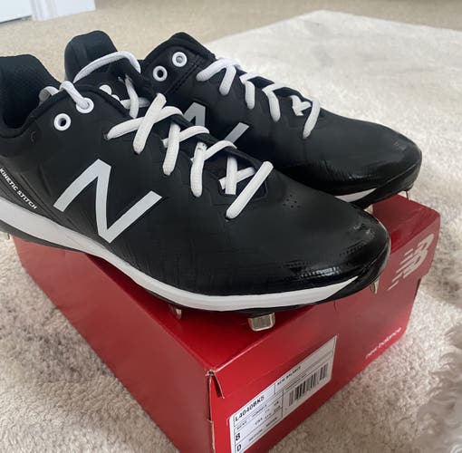 Black Men's Metal New Balance, Size 8, Style L4040BK5