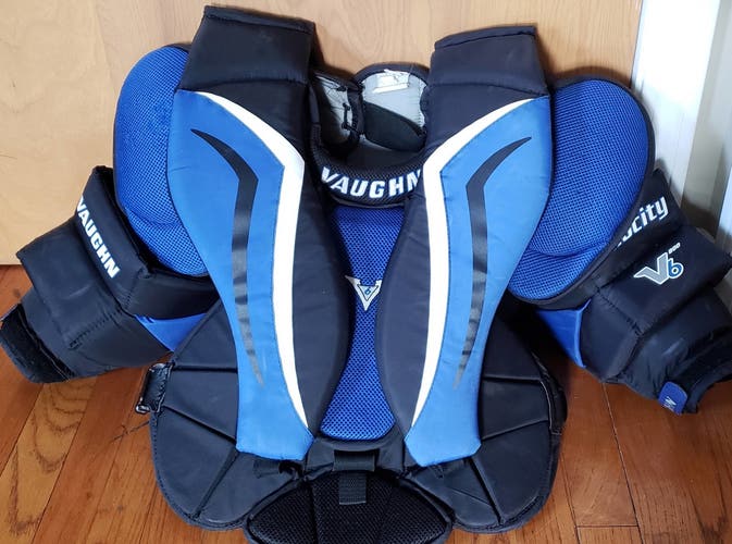 Vaughn V6 800 M/L Goalie Chest Protector
