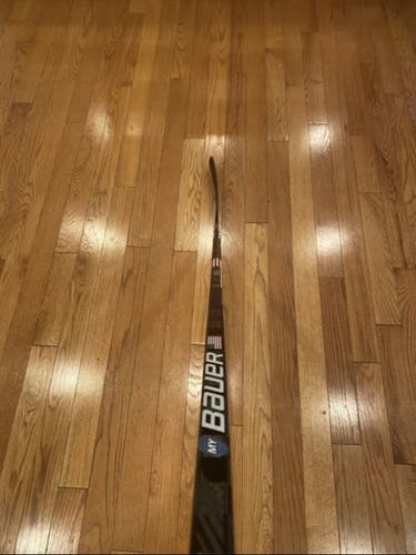 Right handed Patrick kane pro custom stick