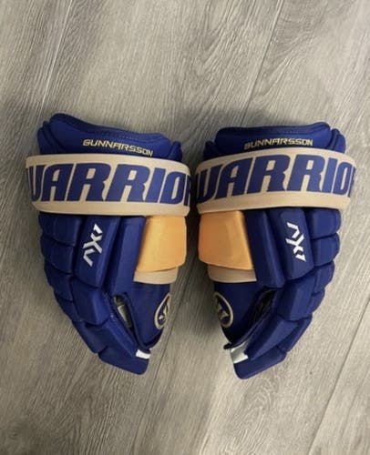 New Warrior Franchise Gloves St. Louis Winter Classic 13N