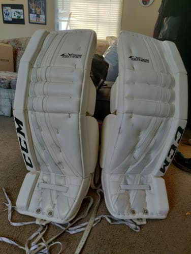 CCM 33+2 LEG PADS
