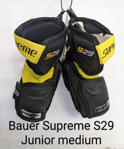 New Medium Bauer Supreme s29 Elbow Pads