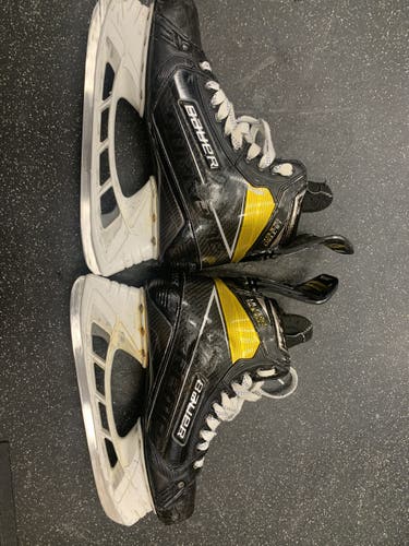 Senior Bauer Regular Width Pro Stock Size 10.5 Supreme UltraSonic Hockey Skates