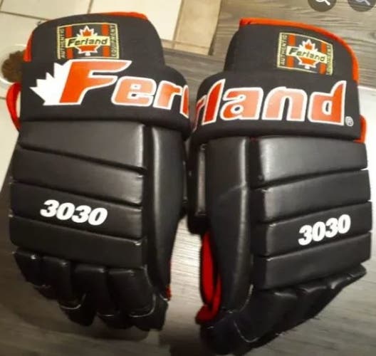 VINTAGE 90'S TEAM CANADA/BLACKHAWKS Ferland 3030 13" Pro Stock Gloves