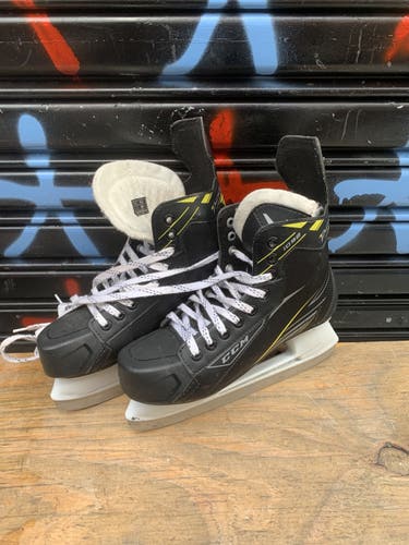 CCM TACKS 1092 skate size 7 (shoe size 8.5)