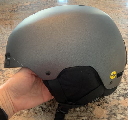 Unisex Medium Giro Ledge MIPS Helmet