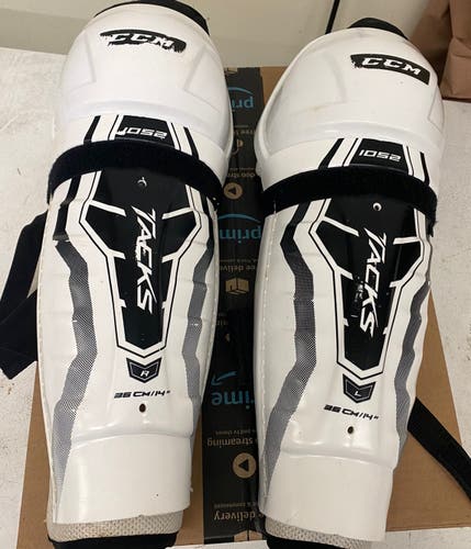CCM  Tacks 1052 Shin Pads
