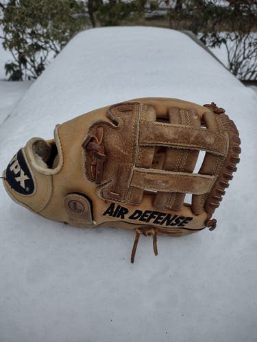 Used Louisville Slugger TPX Air Defense Baseball Glove