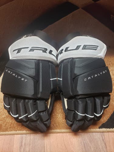 New 15" True Catalyst 9X Gloves