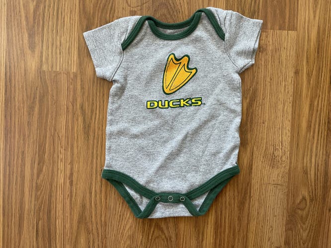 Oregon Ducks NCAA SUPER AWESOME Genuine Stuff Boys Size 3-6M Baby Body Suit!