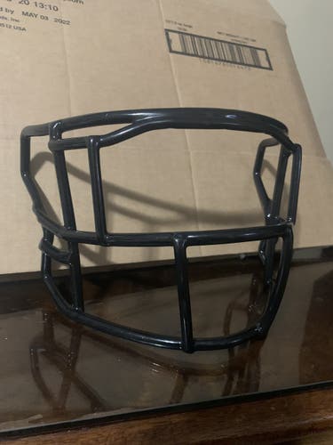 Brand new Riddell 360 facemask