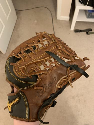 Outfield 12.75" Classic Pro Soft Baseball Glove