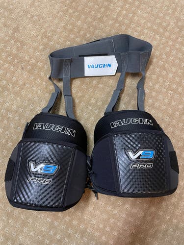 Vaughn V9 Pro Carbon Sr. Knee Guards