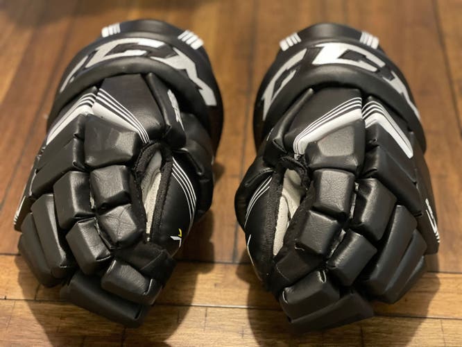 Ccm super tacks 2.0 hockey gloves