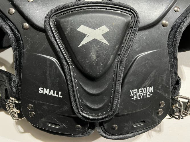 Small Xenith Youth Xflexion Flyte Shoulder Pads Used