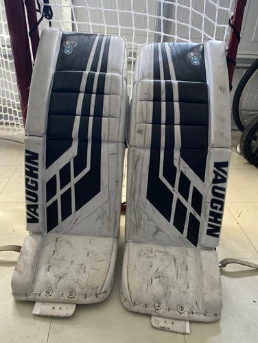 30" Vaughn Velocity VE8 Goalie Leg Pads