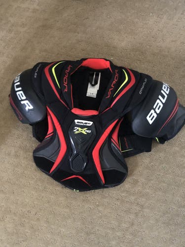 Used Small Bauer Vapor 2x pro Shoulder Pads