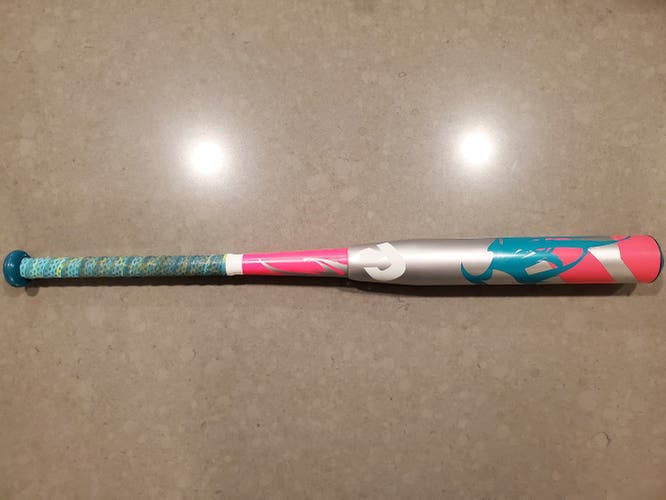 Used 2017 DeMarini Composite Vendetta Bat (-12) 18 oz 30"