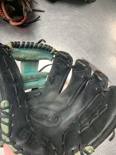 Infield 11.5" A2000 Baseball Glove