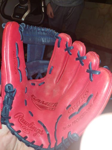 Used Rawlings Right Hand Throw Infield Gamer Baseball Glove 11.75"