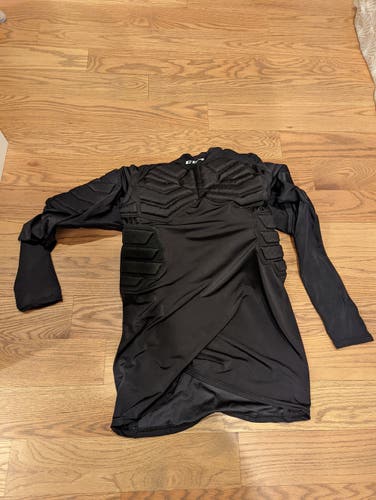 Used CCM Padded Goalie Shirt (Lg)