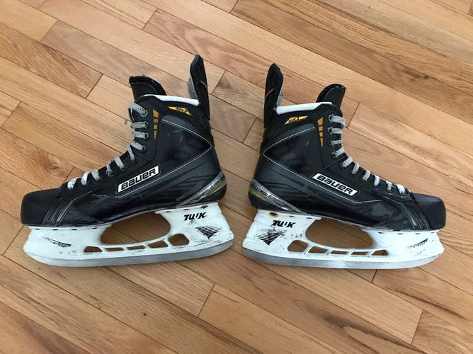 Senior Bauer Regular Width Pro Stock Size 9.5 Supreme TotalOne MX3 Hockey Skates