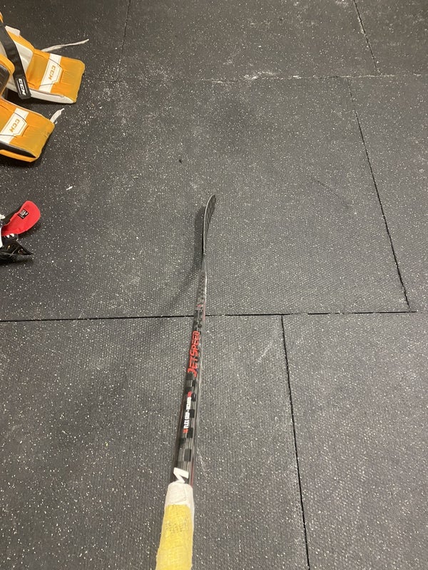 Easton E28 Hockey Stick Lefty for Sale in Yorba Linda, CA - OfferUp