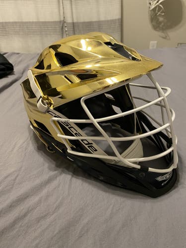Gold S cascade helmet