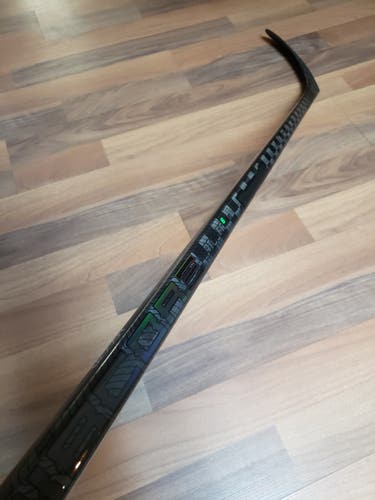 CCM RibCor Trigger 6 Pro Hockey Stick: Right, 85 Flex, P29 Curve