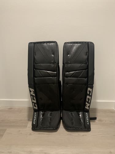 34" CCM Pro Stock Eflex 5 Goalie Leg Pads