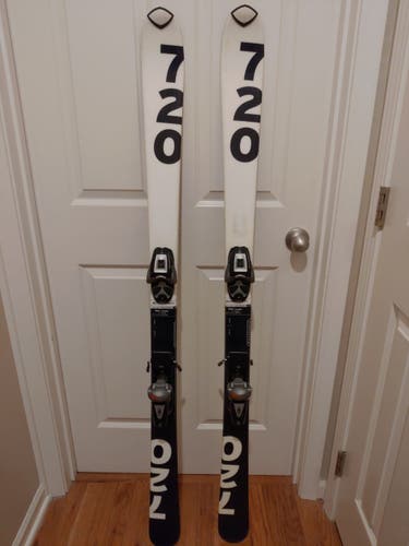 Used Unisex Salomon Skis With Bindings