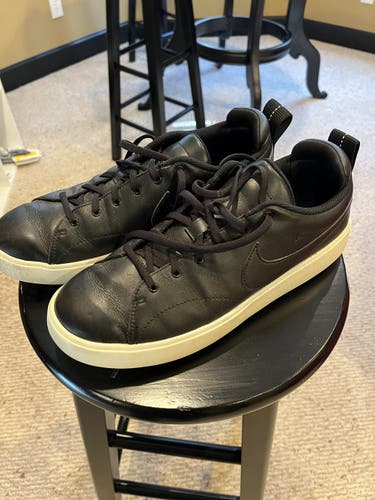 Men's Size 9.5 (Women's 10.5) Nike Golf Shoes