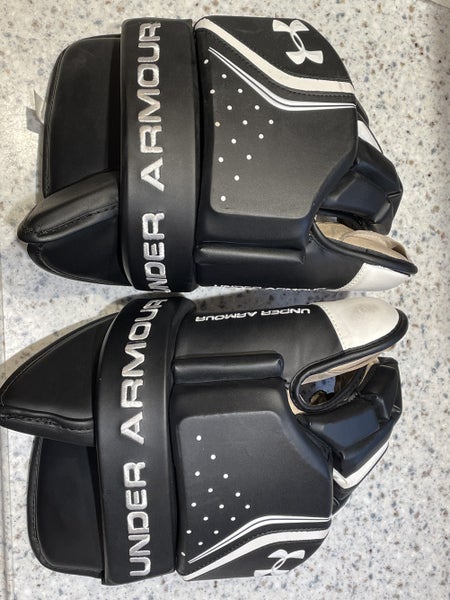 Under Armour Goalie Gloves size M