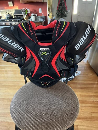 Senior Used Large Bauer Vapor 2x pro Shoulder Pads